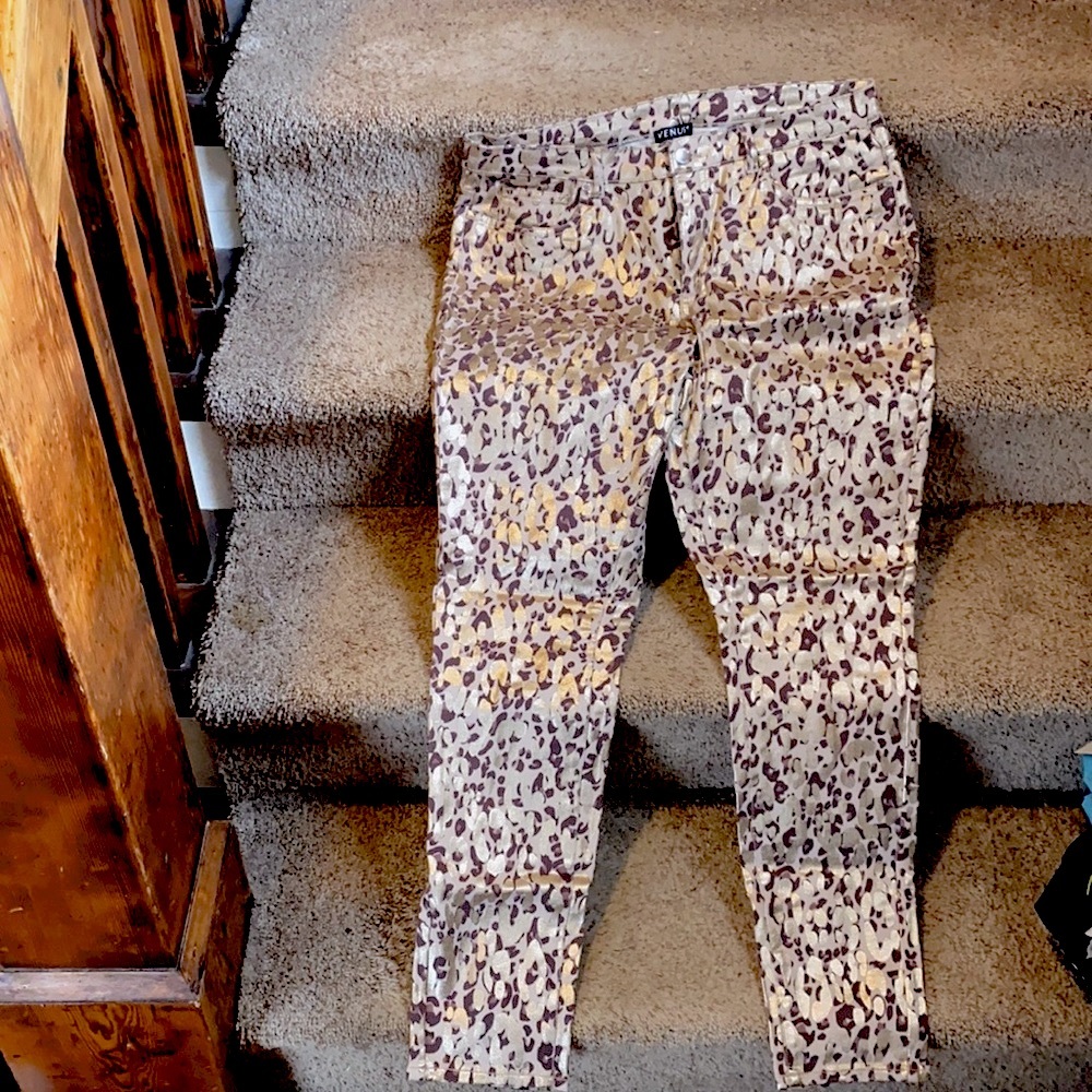 VENUS foil/metallic animal print Jean